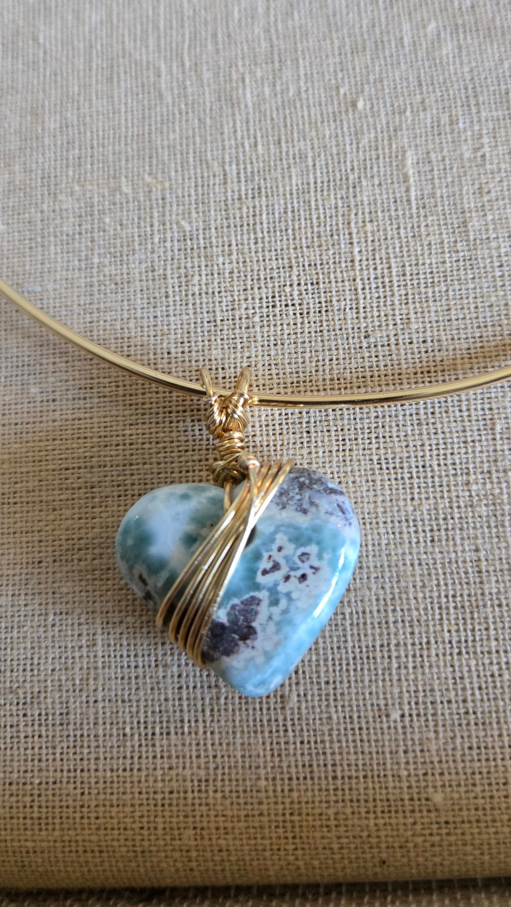 Wire-wrapped Medium Heart Gargantilla/choker
