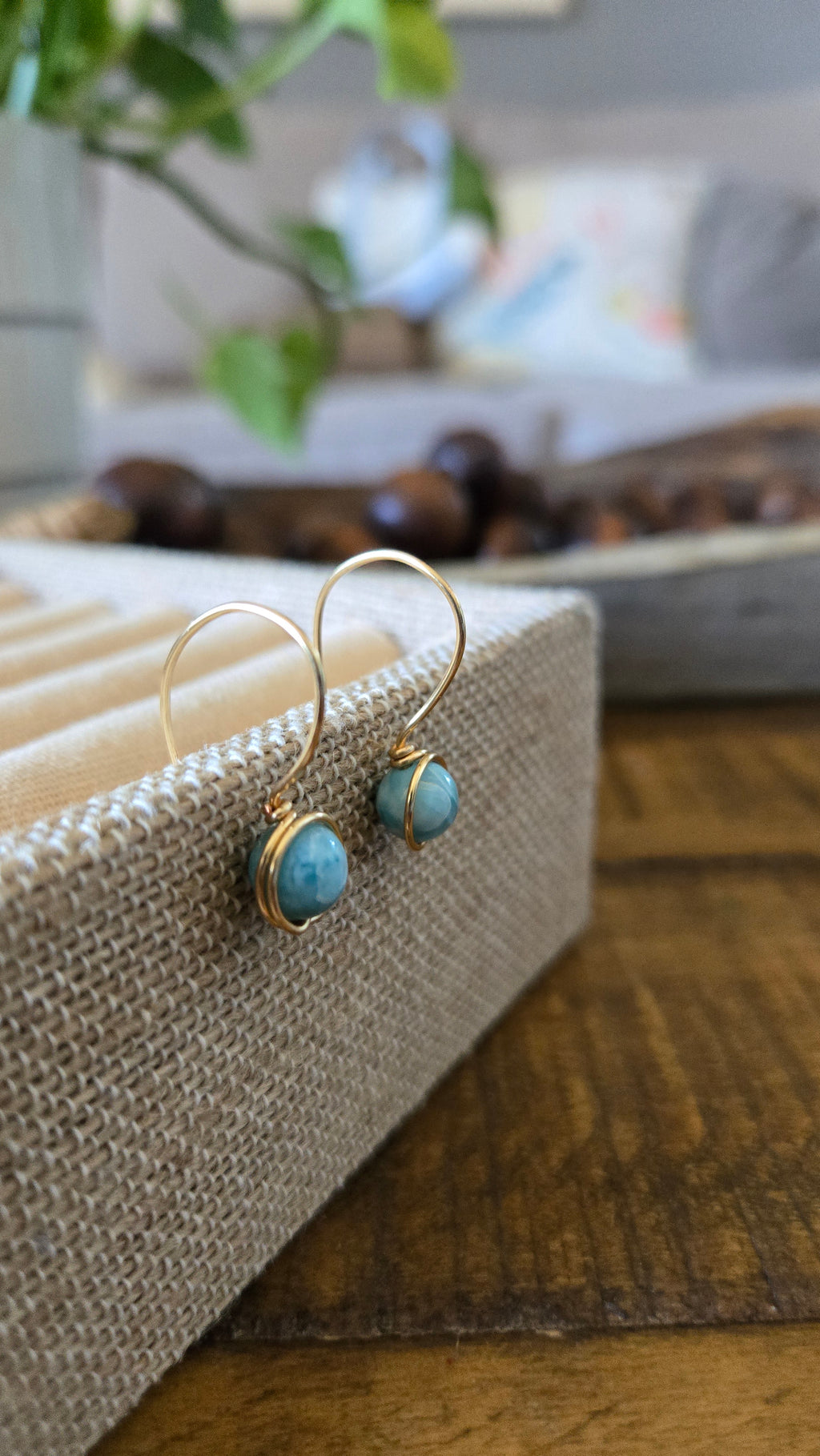 Wire-wrapped short earrings