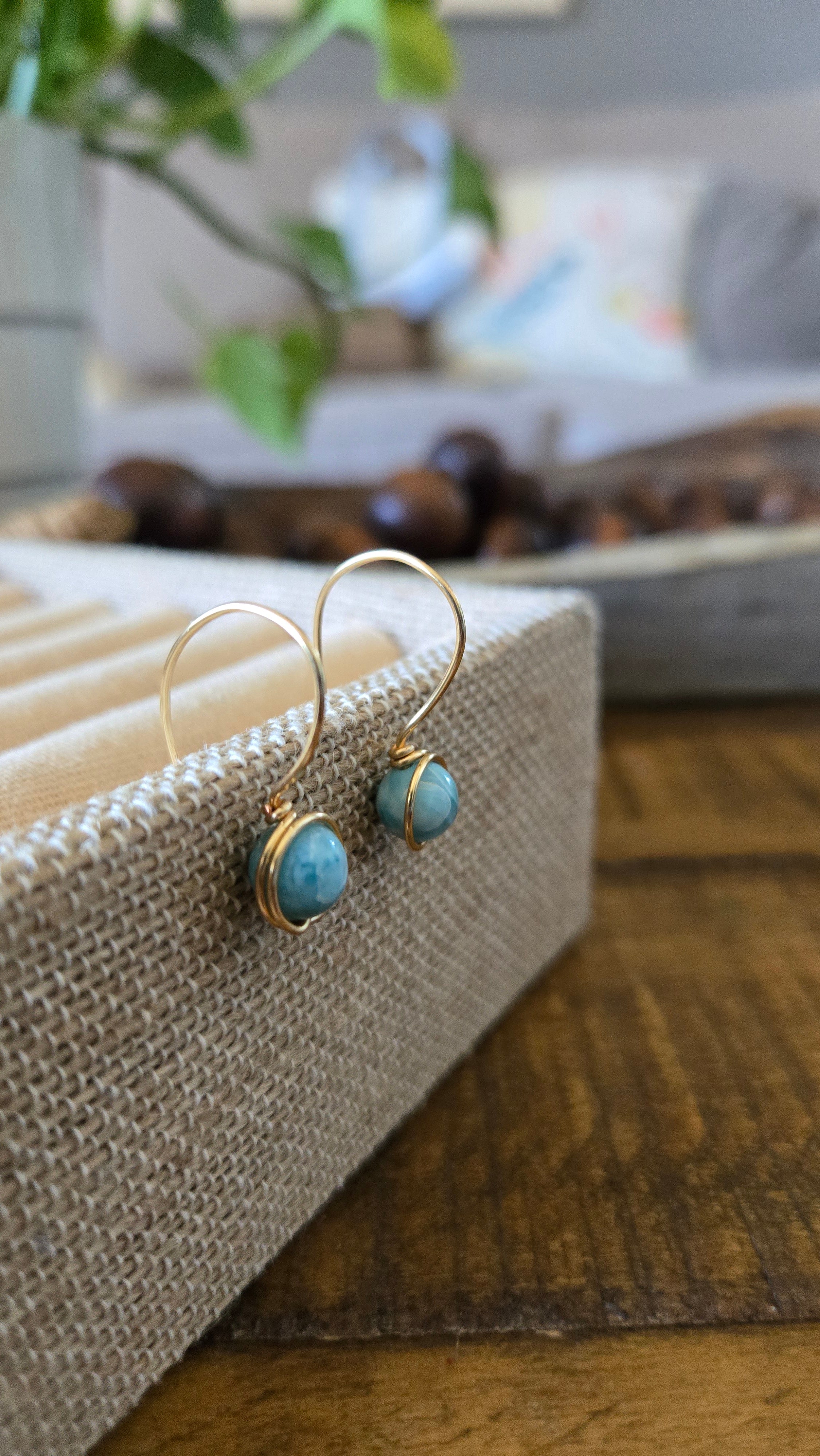 Wire-wrapped short earrings