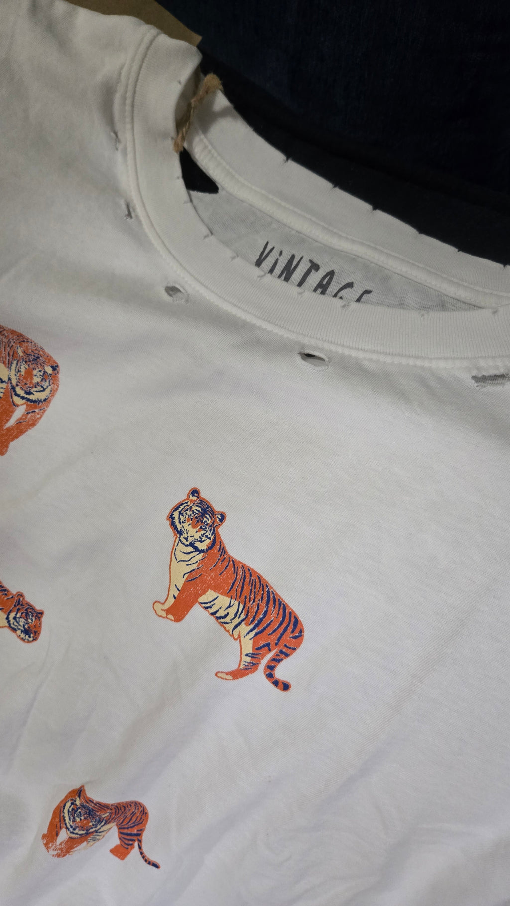 Crew neck graphic tee