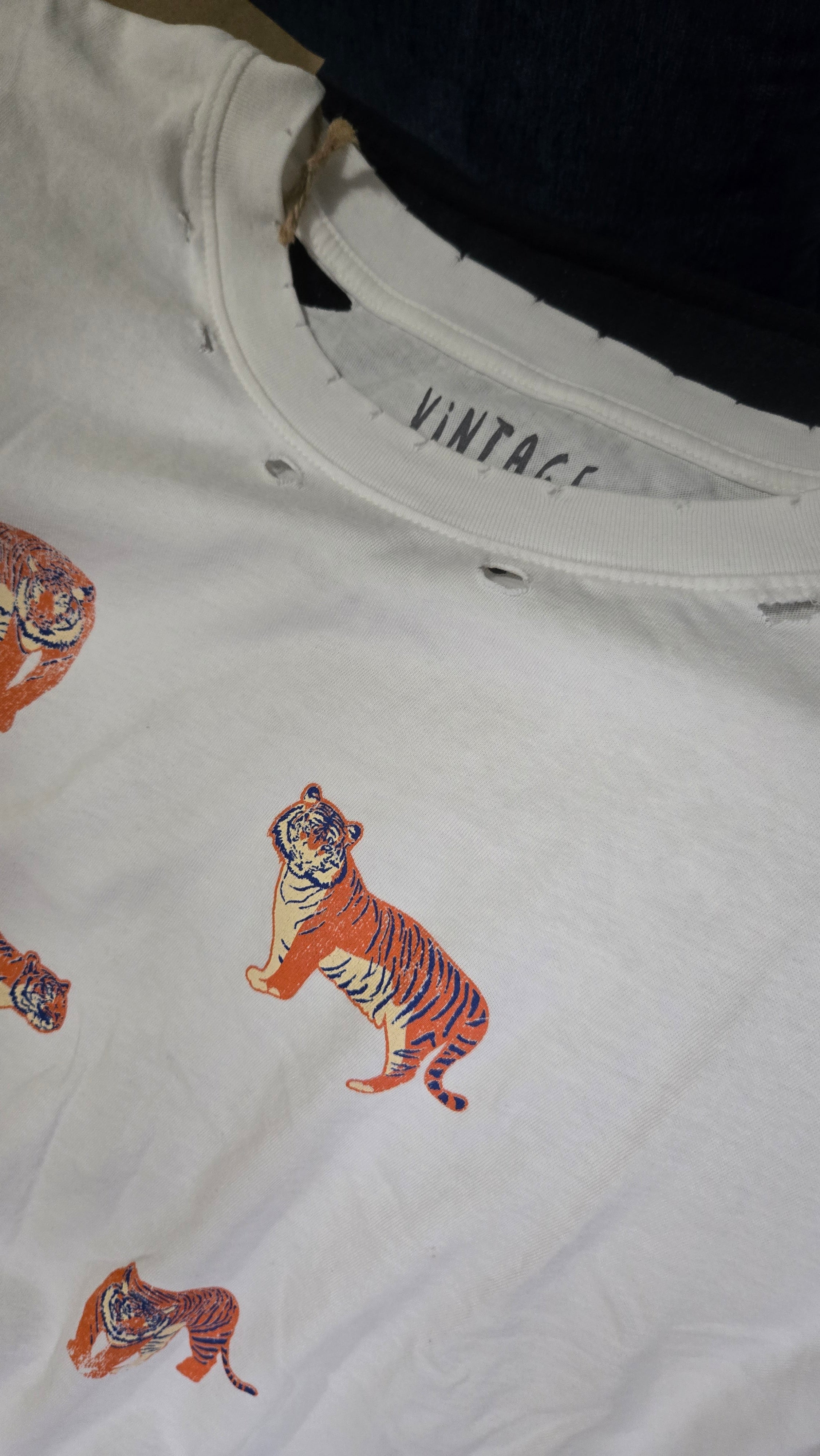 Crew neck graphic tee